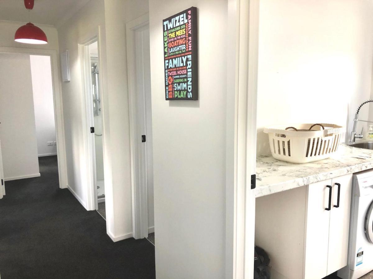 Modern, Functional And Central Twizel Extérieur photo